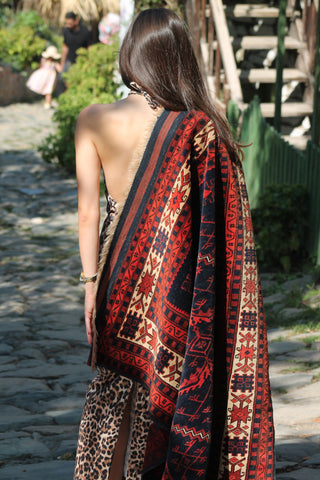 Zamansız Zarafet: El Yapımı Halı Koleksiyonu