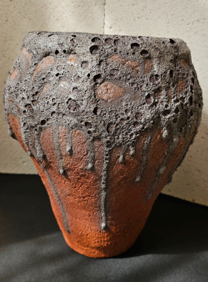 Magma Vase